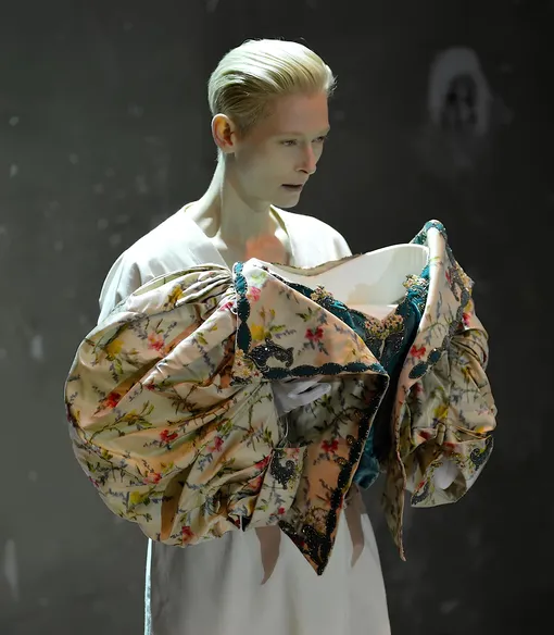 «Невозможный гардероб» (The Impossible Wardrobe, 2012) «Невозможный гардероб» (The Impossible Wardrobe, 2012)