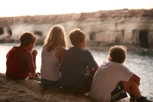 Фонд «Зимний бал» записал видеоуроки для детей, больных онкологией. Они помогут легче пройти реабилитацию и улучшить эмоциональный фон