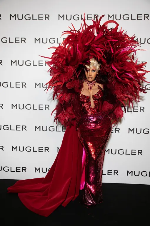 Карди Би на открытии выставки Thierry Mugler: Couturissime, 2021