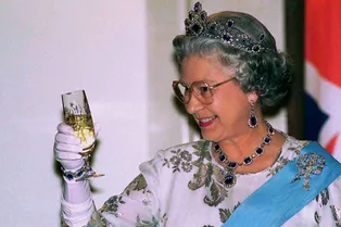Dancing Queen: королева Англии устроила вечеринку в Виндзорском замке под песни ABBA