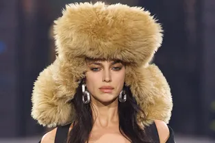 Где купить трендовую шапку из эко-меха Где купить трендовую шапку из эко-меха