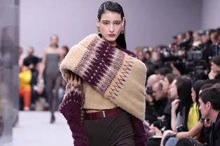 Как выглядит самый модный шарф на зиму 2025/26 Как выглядит самый модный шарф на зиму 2025/26