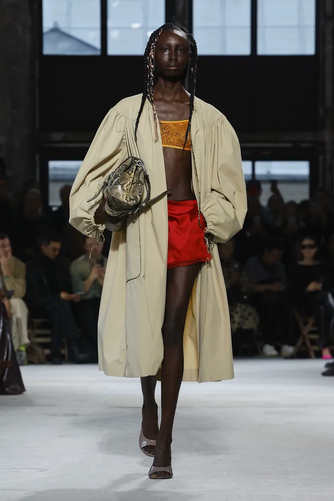 Dries Van Noten весна-лето 2025 Dries Van Noten весна-лето 2025