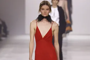 (Не)дебютная коллекция: каким получился первый показ Марии Грации Кьюри в Fendi