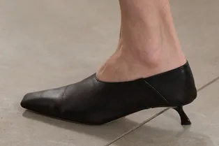 Между лодочками и ботильонами: какую пару позволяет примерить погода Между лодочками и ботильонами: какую пару позволяет примерить погода