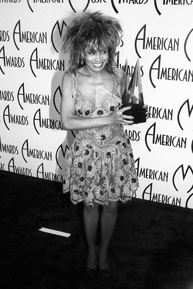 Тина Тернер с наградой American Music Awards в 1985 году