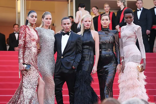 Нилам Гилл, Даутцен Крез, Оливье Рустан, Лара Стоун, Ирина Шейк и Мария Борхес Нилам Гилл, Даутцен Крез, Оливье Рустан, Лара Стоун, Ирина Шейк и Мария Борхес