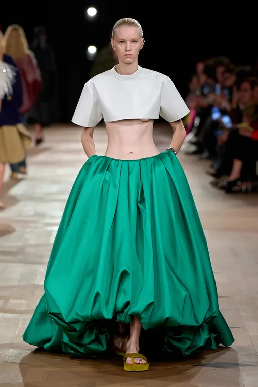 Balenciaga весна-лето 2026 Balenciaga весна-лето 2026