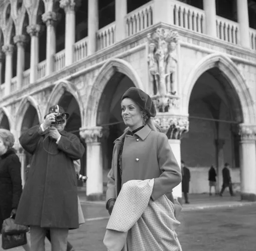 Катрин Денев, март 1968 года Катрин Денев, март 1968 года