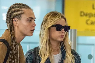 У Кары Делевинь новый роман. Что мы знаем о девушке актрисы