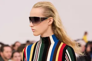 Эти солнцезащитные очки зимой пригодятся в горах и останутся с вами на весь 2026 год