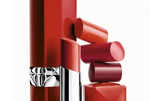 Помада на водной основе, разглаживающий шампунь, крем для глаз и другие бьюти-новинки