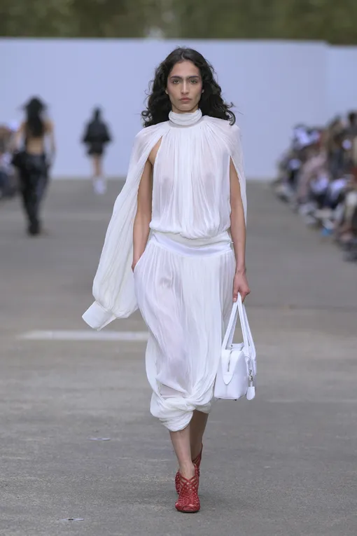 Stella McCartney весна-лето 2025