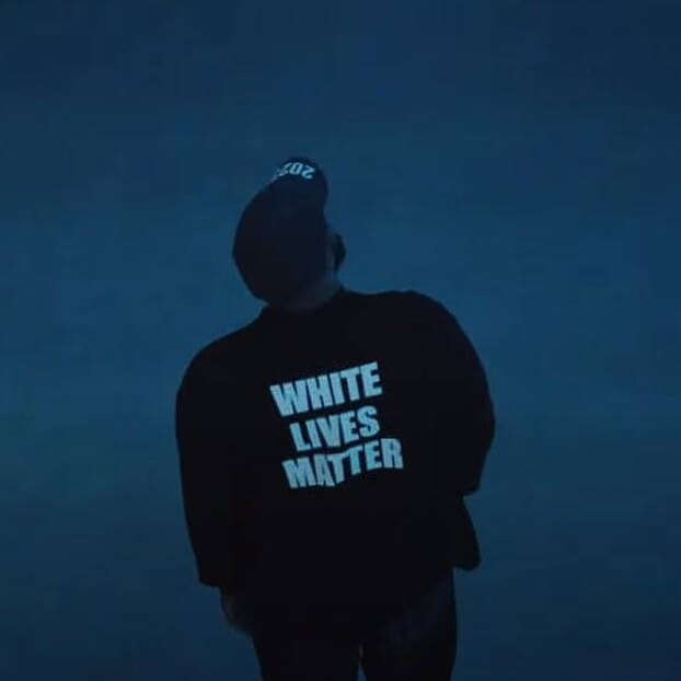 Детский хор, Наоми Кэмпбелл и футболки White Lives Matter: что произошло на показе Yeezy в Париже