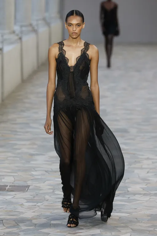 Alberta Ferretti весна-лето 2025 Alberta Ferretti весна-лето 2025
