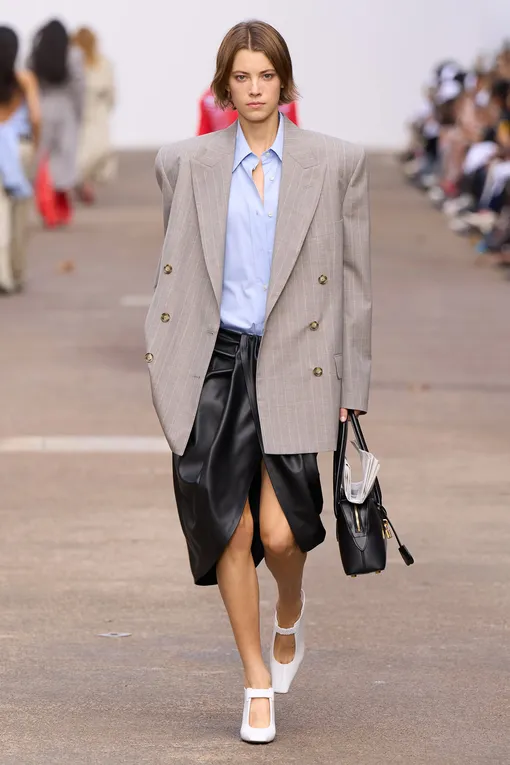 Stella McCartney весна-лето 2025 Stella McCartney весна-лето 2025