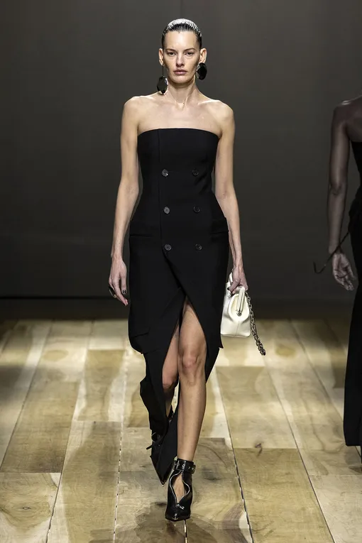 Alexander McQueen осень-зима 2023/24 Alexander McQueen осень-зима 2023/24