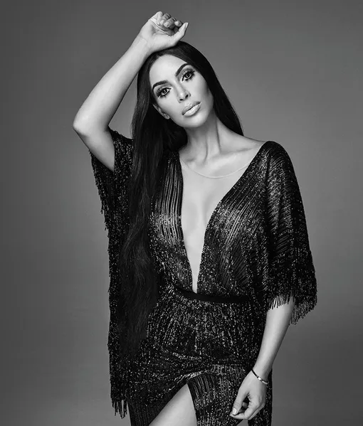 Ким Кардашьян в сентябрьском номере The Symbol Arabia, 2017 Ким Кардашьян в сентябрьском номере The Symbol Arabia, 2017