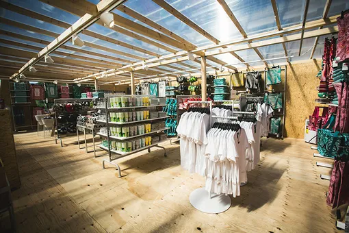 Pop-up-магазин H&M в Москве Pop-up-магазин H&M в Москве