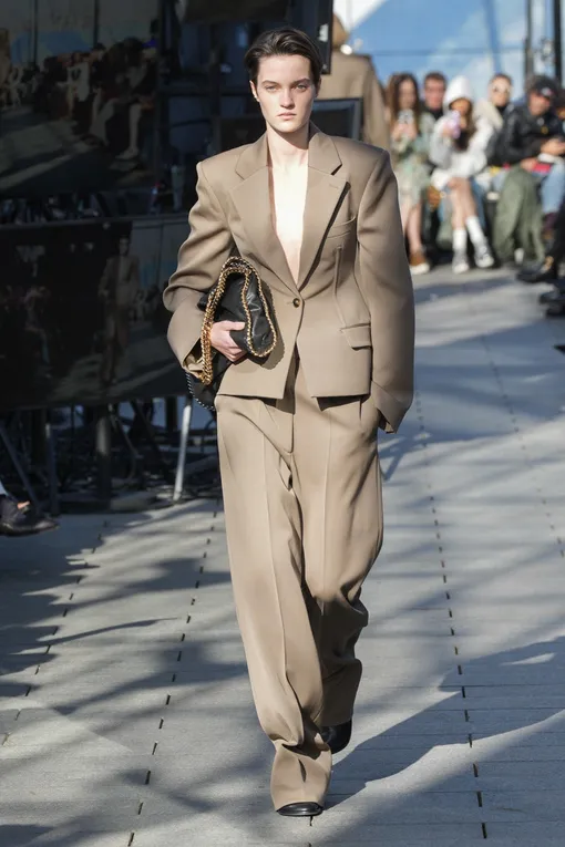 Stella McCartney осень-зима 2024/2025 Stella McCartney осень-зима 2024/2025