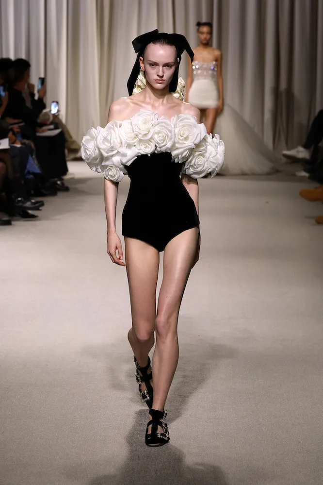Giambattista Valli Haute Couture весна-лето 2024
