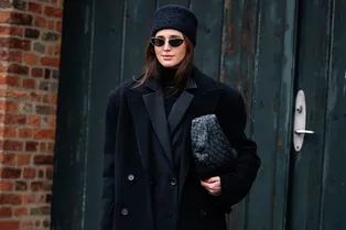 Пуховик не нужен: 4 модных способа носить шерстяное пальто в мороз Пуховик не нужен: 4 модных способа носить шерстяное пальто в мороз