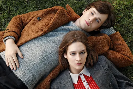 На Алексее: пальто H&M Studio, свитер и брюки Giorgio Armani. На Елизавете: жакет Calvin Klein 205W39NYC, поло Burberry На Алексее: пальто H&M Studio, свитер и брюки Giorgio Armani. На Елизавете: жакет Calvin Klein 205W39NYC, поло Burberry
