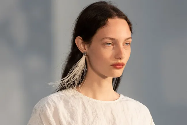 Потеряли одну сережку? Поздравляем, вы в тренде