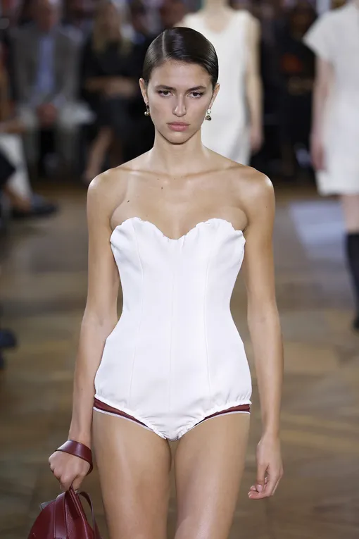 Victoria Beckham весна-лето 2024 Victoria Beckham весна-лето 2024