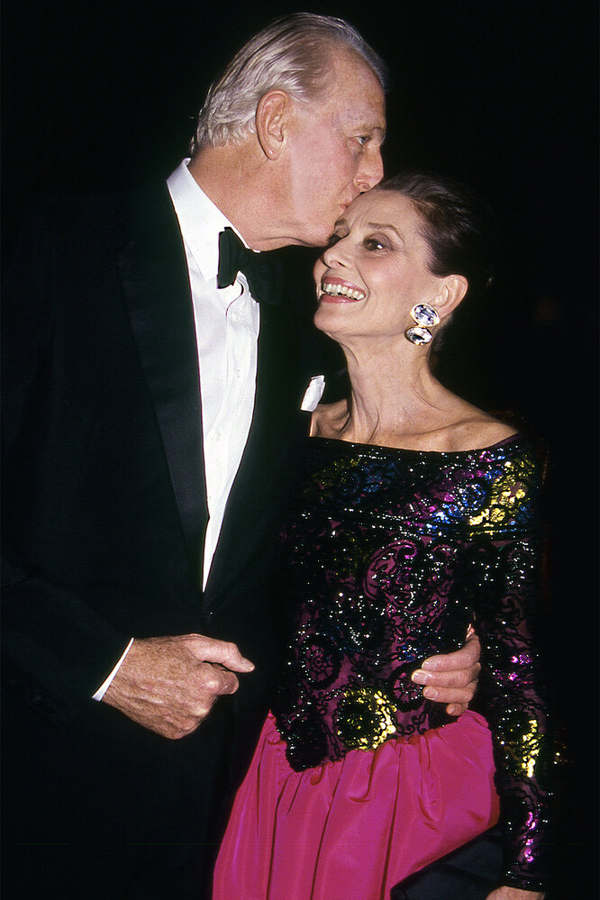 Юбер де Живанши и Одри Хепберн Юбер на гала-концерте «Ночь звезд», в отеле Waldorf Astoria, Нью-Йорк, 1991 год