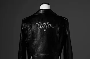 Эди Слиман поздравил Джастина и Хейли Бибер со свадьбой трогательным подарком