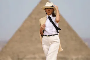 Меланию Трамп сравнили с Майклом Джексоном во время ее последнего выхода в Египте