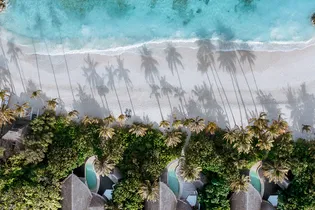 Куда сбежать от затянувшейся зимы? Конечно, на Мальдивы