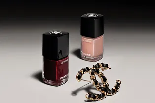 Масло-пена, сыворотка с сусальным золотом и другие бьюти-новинки недели