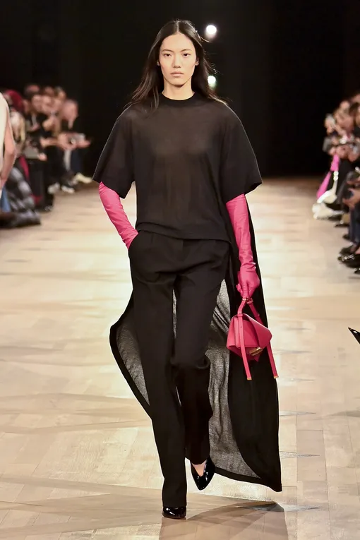 Balenciaga весна-лето 2026 Balenciaga весна-лето 2026