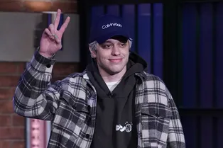 Calvin Klein отдали свой инстаграм-аккаунт* комику Питу Дэвидсону