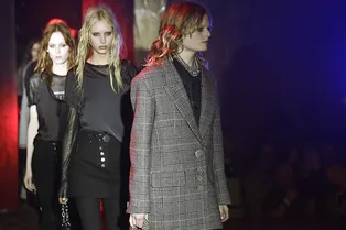 Глэм-рок вестерн от Alexander Wang: как ковбои сменили деним на кожу Глэм-рок вестерн от Alexander Wang: как ковбои сменили деним на кожу