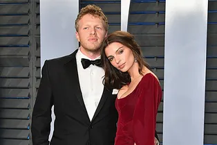 Эмили Ратаковски ответила тем, кто считал, что ее скоропалительный брак продлится 3 недели