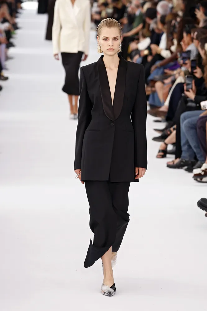 Givenchy весна-лето 2024 Givenchy весна-лето 2024