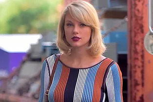 Над кем из знаменитостей издевались в школе