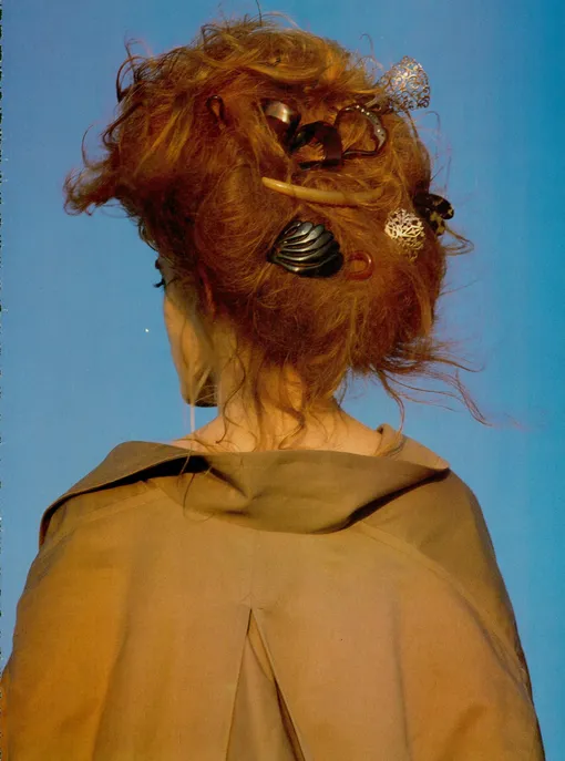 Съемка Альберта Уотсона для Vogue Italia, 1986 год. Стилист — Мануэла Павези Съемка Альберта Уотсона для Vogue Italia, 1986 год. Стилист — Мануэла Павези