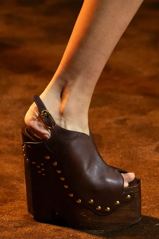 ROBERTO CAVALLI весна-лето 2024