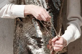 18 праздничных версий маленького черного платья