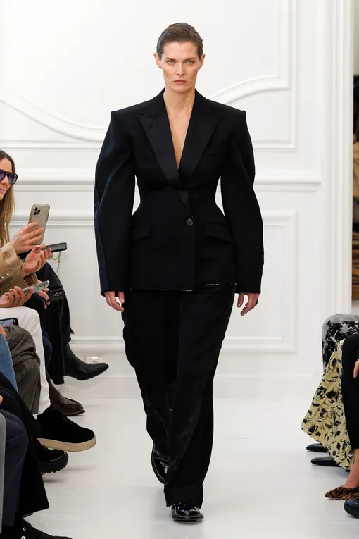 Givenchy осень-зима 2025/26 Givenchy осень-зима 2025/26