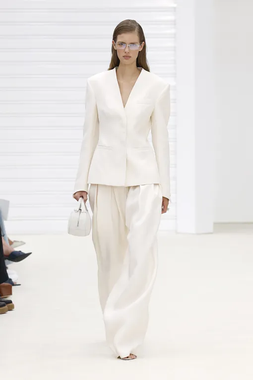 Ferrari весна-лето 2026