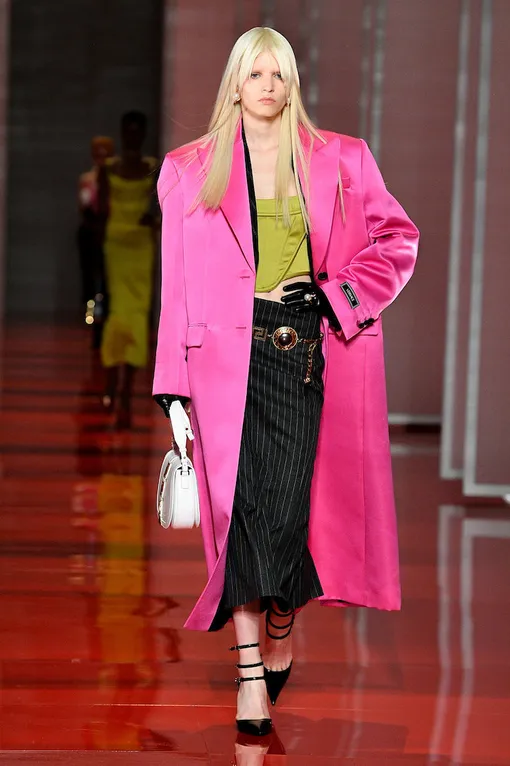 Versace осень-зима 2022/23 Versace осень-зима 2022/23