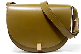 10 классических сумок с хорошей скидкой, которые впишутся в любой гардероб