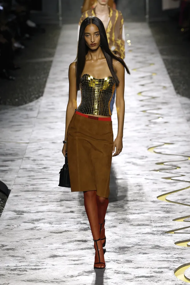 Versace весна-лето 2025 Versace весна-лето 2025