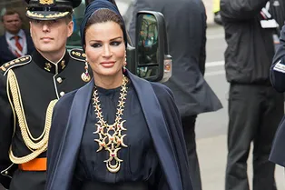 Восточные сказки: что носит самая влиятельная женщина арабского мира шейха Моза