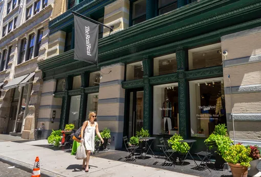 Оффлайн-магазин The RealReal в Нью-Йорке